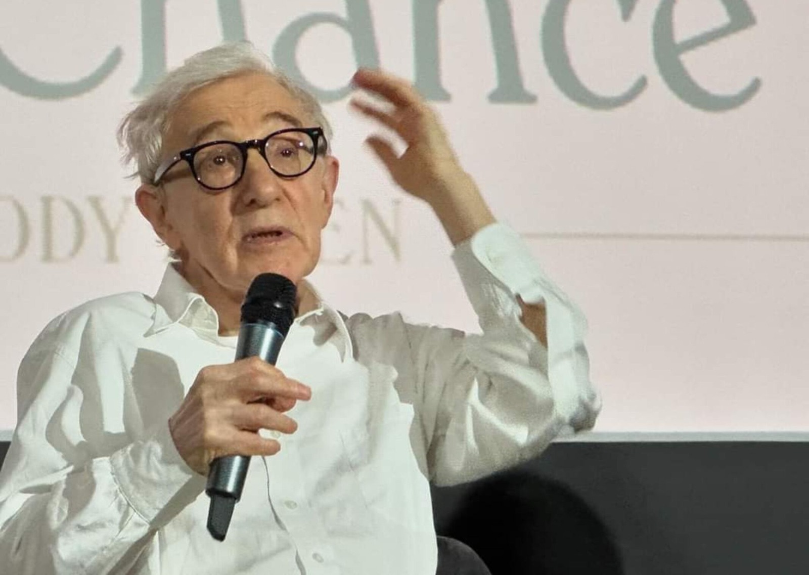 Woody Allen chega aos 90 com f�lego de um artista incancel�vel