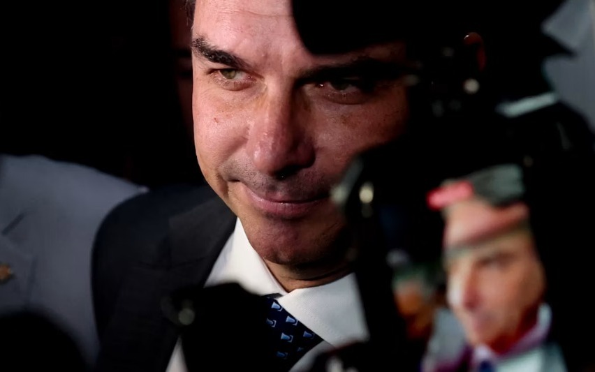 An�lise: mesmo com esc�ndalo, pesquisa indica que parte dos eleitores de Lula quer Fl�vio Bolsonaro candidato