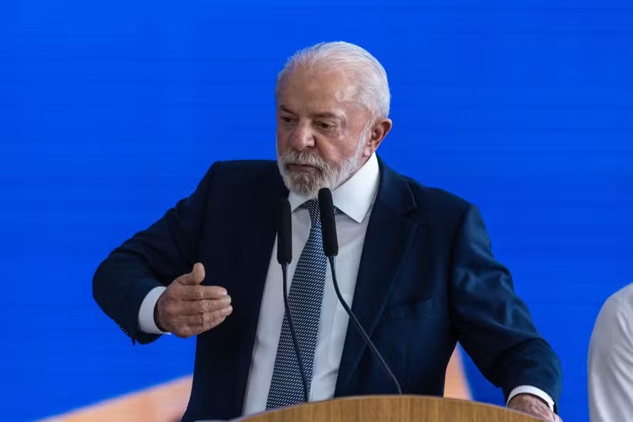 'Temos que aceitar', diz Lula sobre eventual vit�ria de Fl�vio Bolsonaro na elei��o