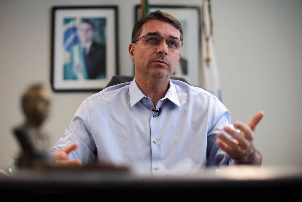 Devassa na pol�tica fluminense deixa Fl�vio Bolsonaro em p�nico