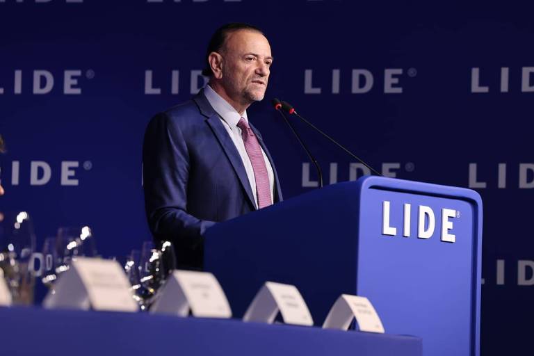 Presidente do PT diz a empres�rios que fim da escala 6x1 deve ser tratado com calma