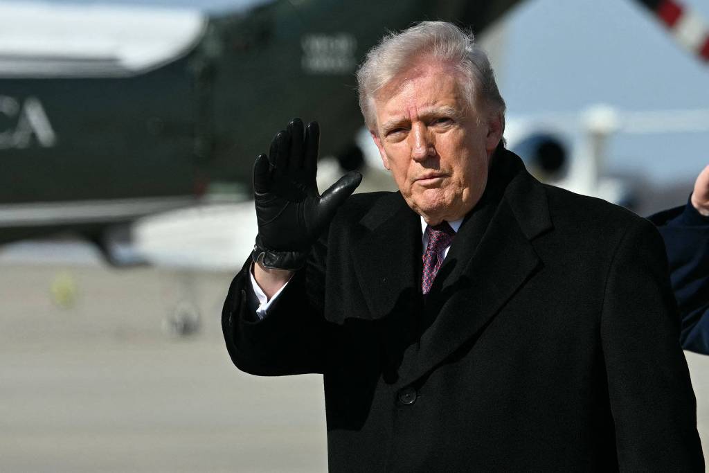 Aliado de Trump alerta que economia dos EUA n�o � forte o suficiente para suportar guerra com o Ir�