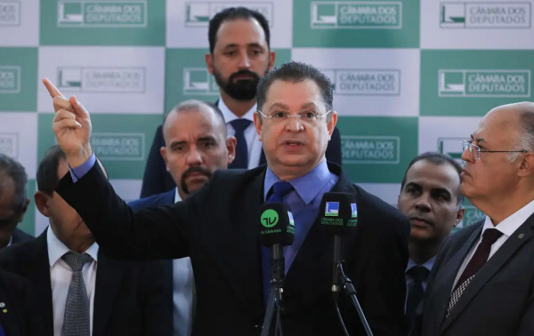 Lula decidiu pelo enfrentamento que levou Dilma ao impeachment