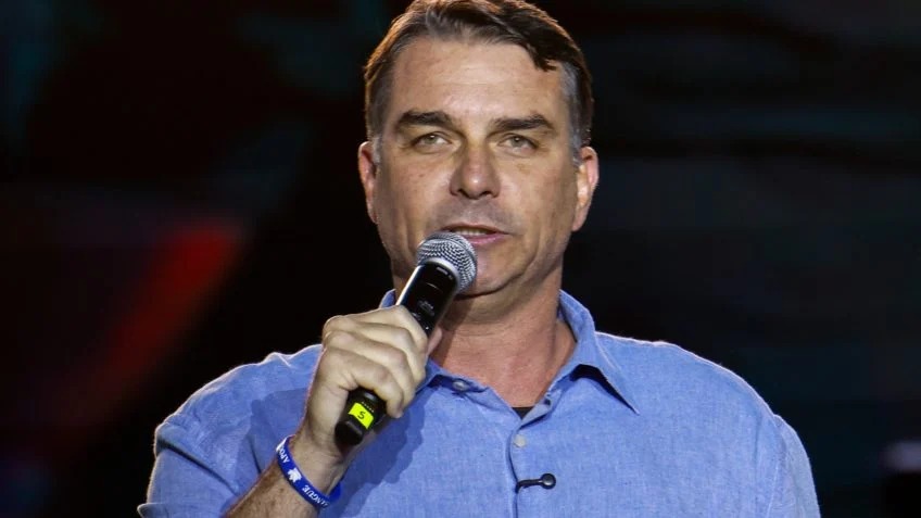 Fl�vio diz que Kassab 'entregou o jogo' e associa PSD a Lula