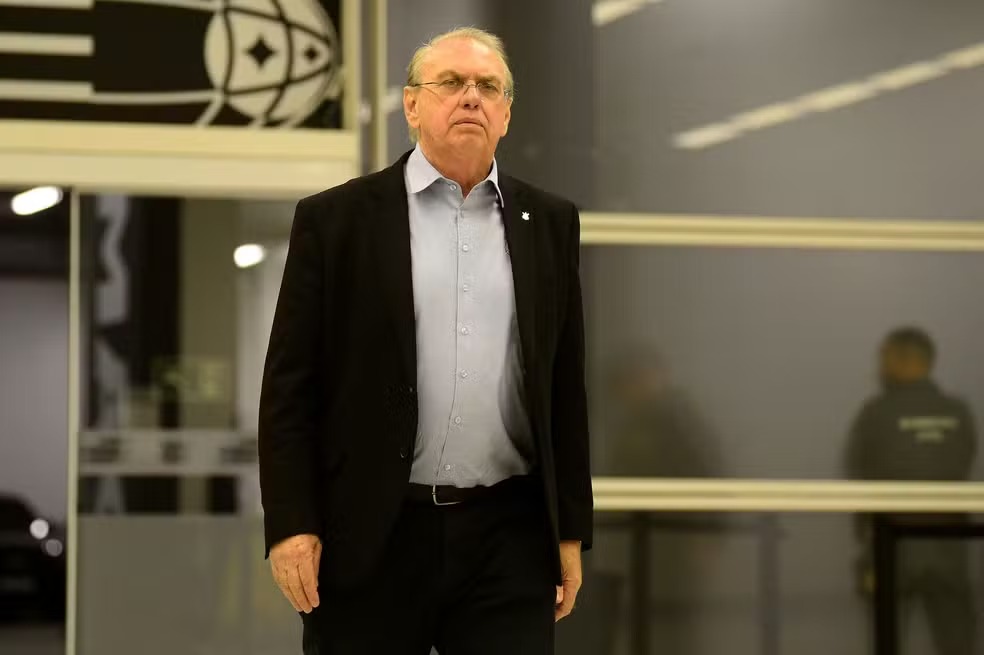 Osmar Stabile vence eleio e segue como presidente do Corinthians