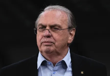 Corinthians vai  CBF por polmicas, e presidente sugere criao de 'guia'