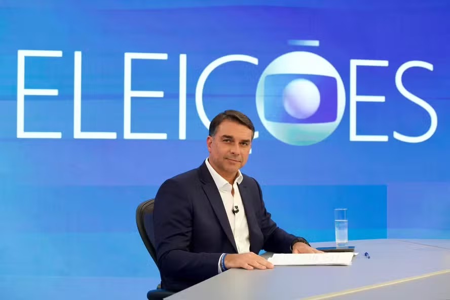An�lise: Fl�vio Bolsonaro, no conte�do, se mostrou cru e pouco cr�vel em entrevista na TV Globo
