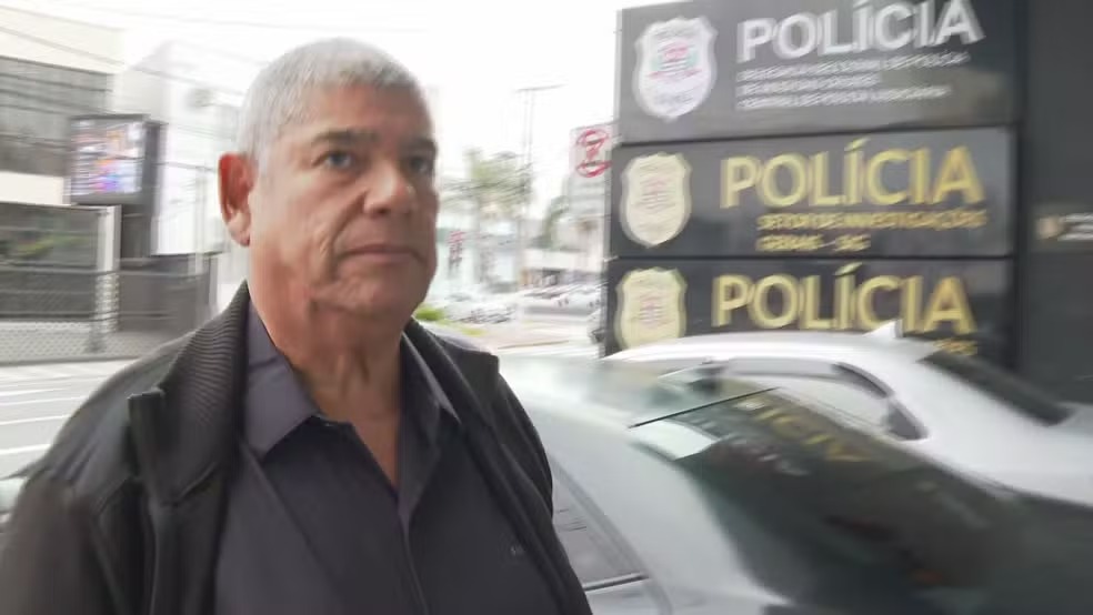 Milton Leite, suspeito de liga��o com o PCC, se entrega � pol�cia