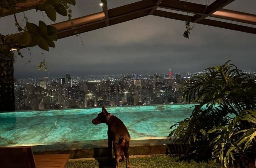 Corinthians: quarto de hotel em que Memphis mora custa R$ 8 milhes por ms; veja fotos