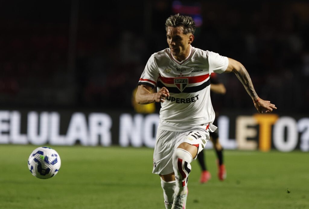 So Paulo derrota Athletico PR e sai com vantagem nas oitavas de final da Copa do Brasil