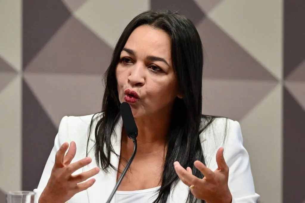 A senadora que vai trocar PSD pelo PT ap�s candidatura de Caiado