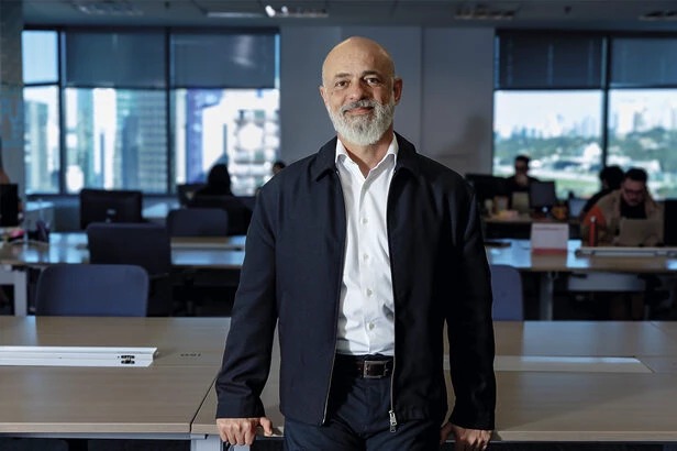 CDN deixa Omnicom e volta a ter controle brasileiro