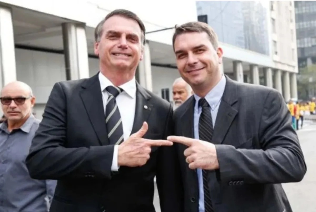 Bolsonaro diz que Fl�vio ser� seu candidato � Presid�ncia da Rep�blica