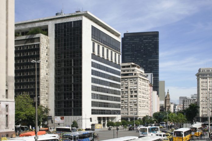 Eduardo Paes oferece prdio do Jockey Club no centro do Rio para sede permanente do BRICS no Brasil