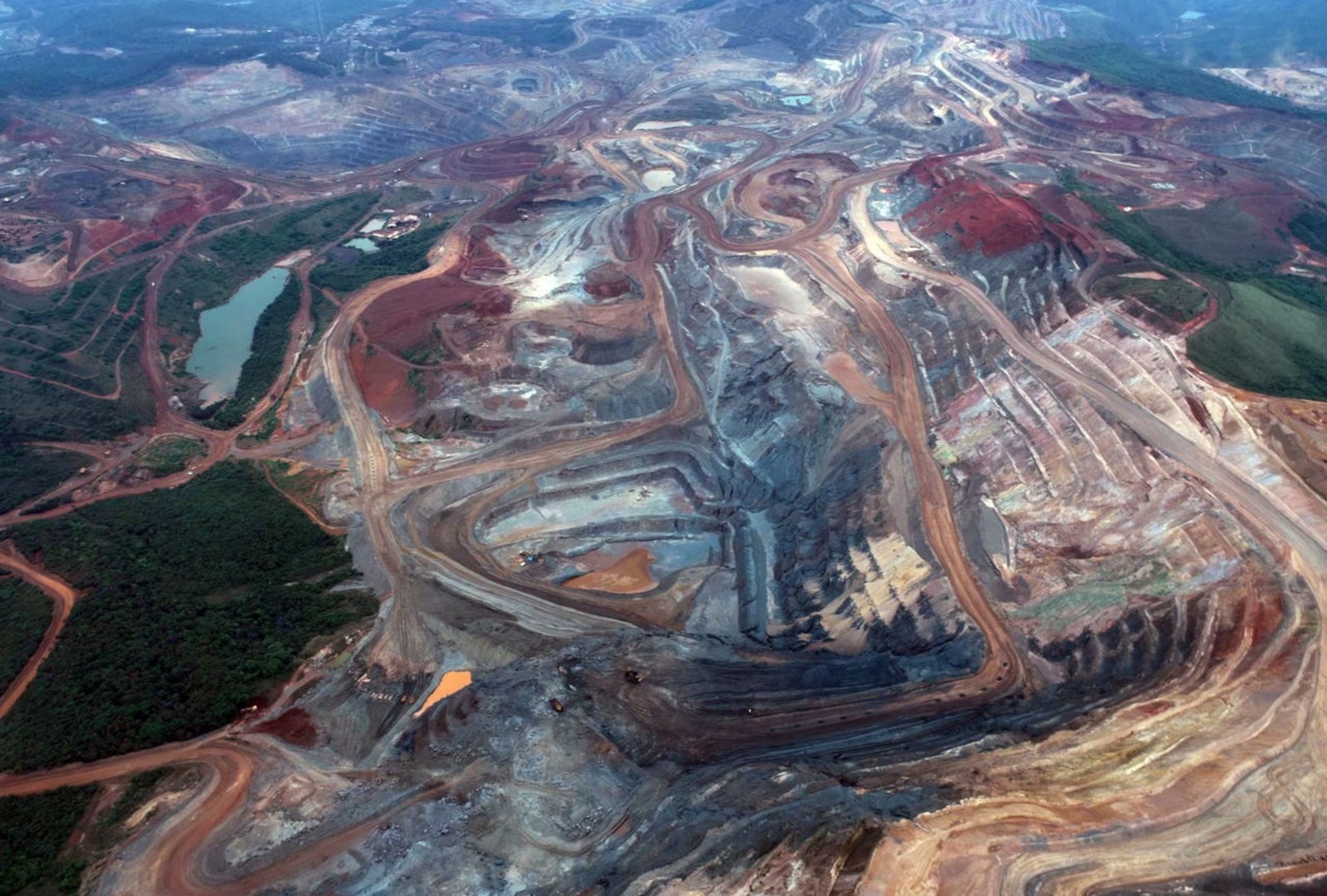 CSN negocia venda da MRS log�stica com empresa de minera��o do grupo para refor�ar o caixa