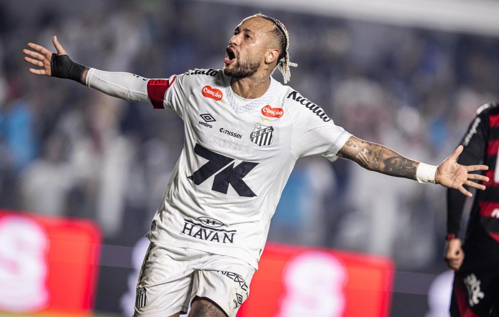 Santos deixa Z4 com vitria sobre o Flamengo e gol de Neymar no final do jogo