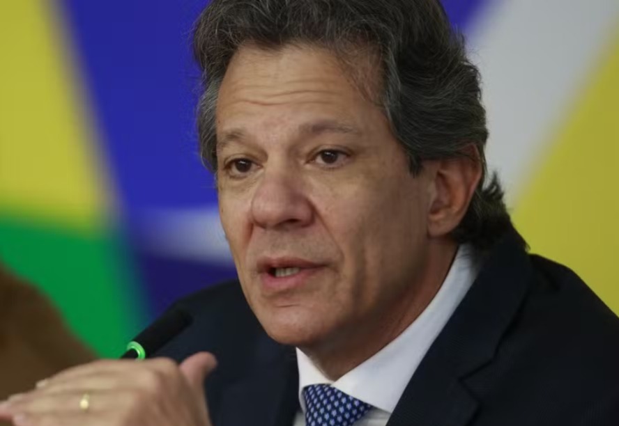 Haddad mira palanque forte para Lula em SP contra 'risco democr�tico' de Fl�vio Bolsonaro