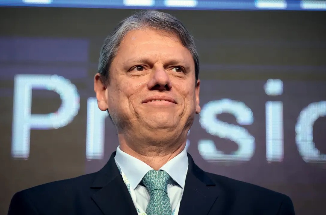 Tarc�sio pode ser reeleito em primeiro turno em SP contra qualquer candidato do governo Lula, diz pesquisa